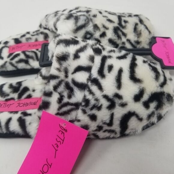 NWT. BETSEY JOHNSON WHITE LEOPARD SLIPPERS. SZ M. - Picture 4 of 15